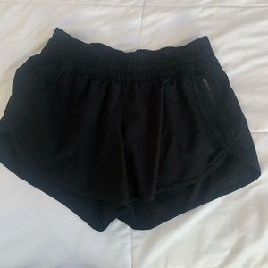 Lululemon tracker shorts (long)